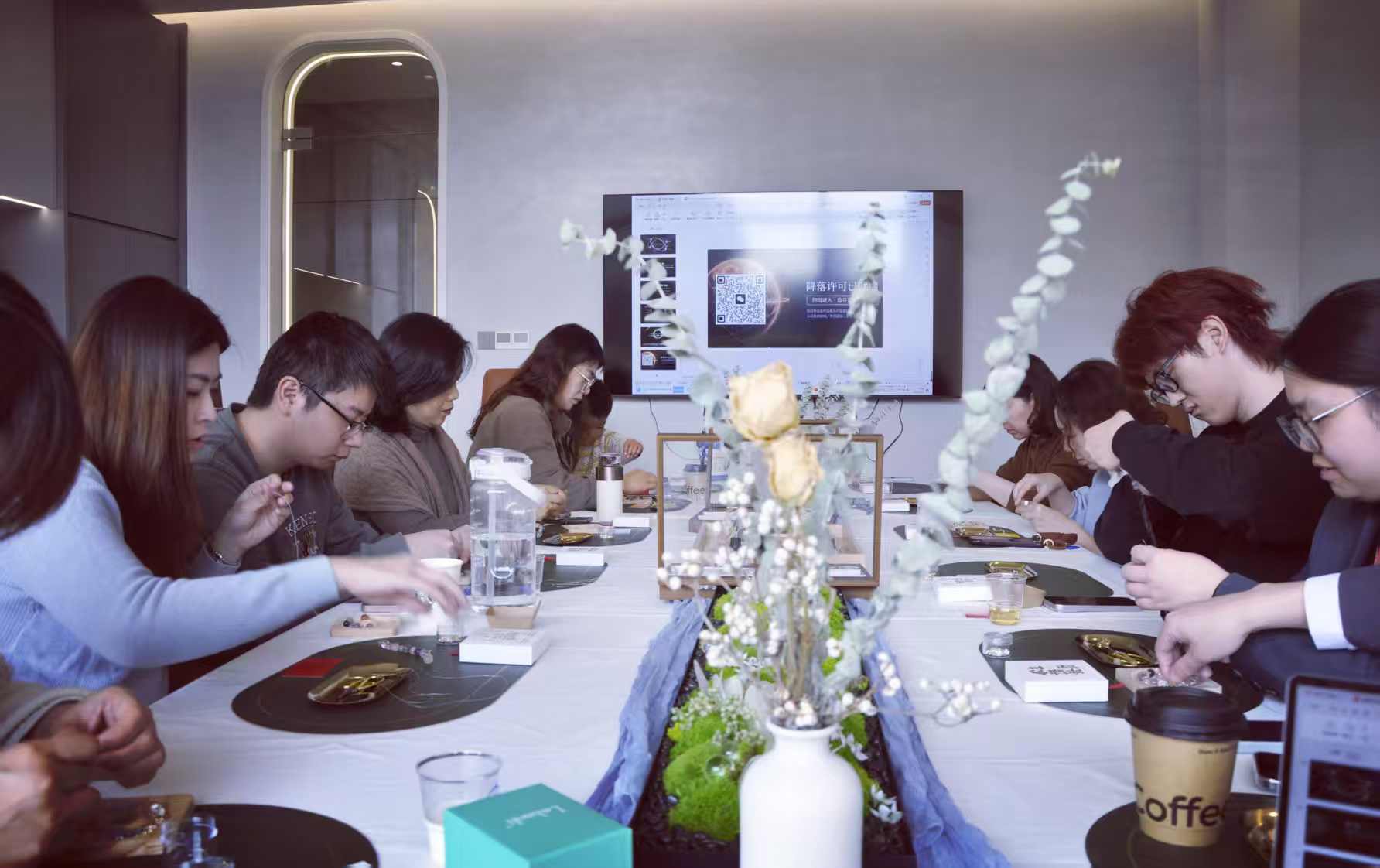 OPC高知青年匿名面具绘画特写